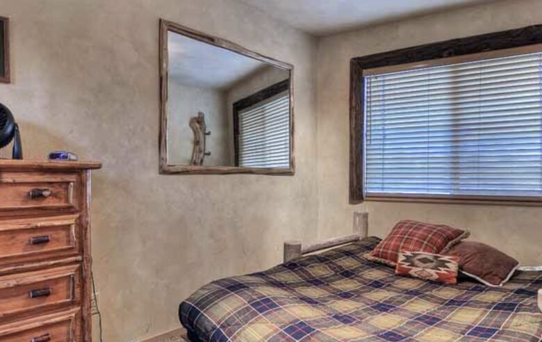 Home Exchange in Big Bear Lake, CA guest bedroom