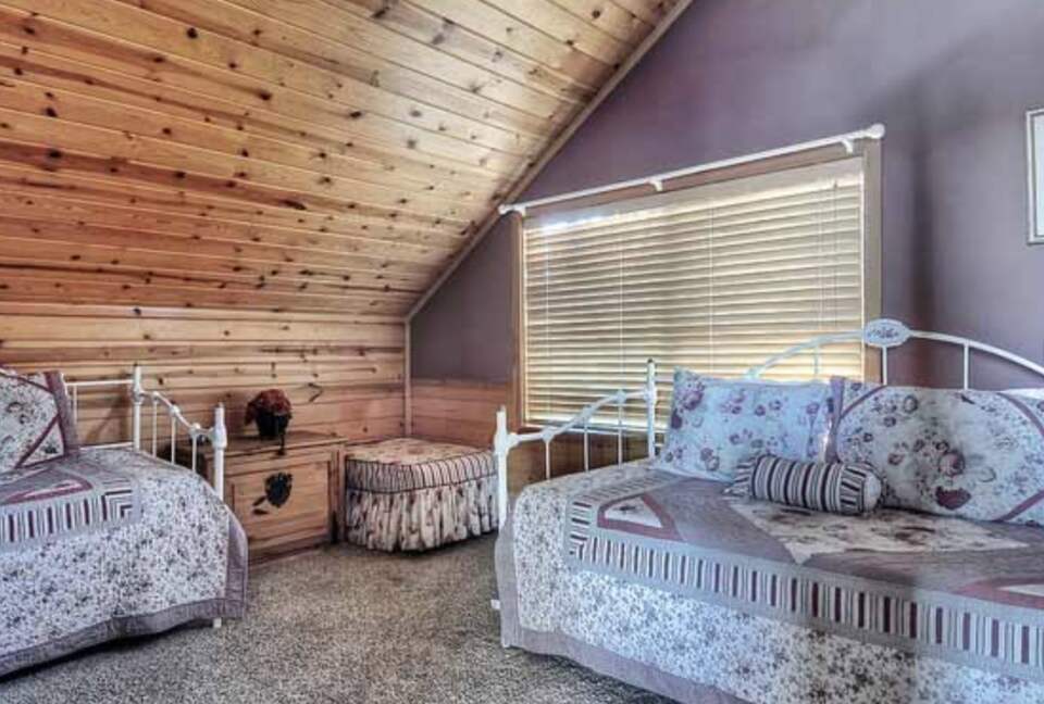 Home Exchange in Big Bear Lake, CA guest bedroom