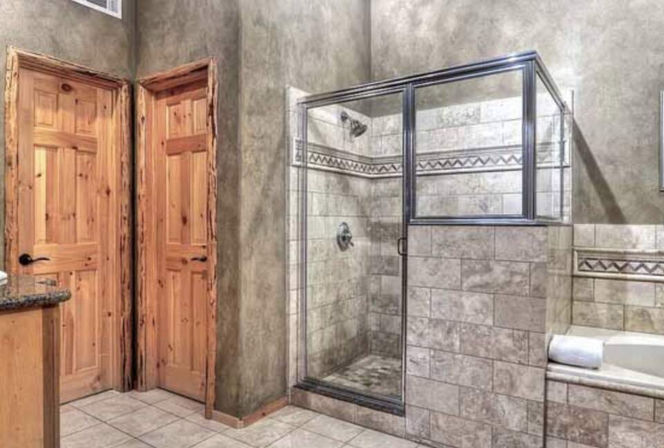 Home Exchange in Big Bear Lake, CA master bathroom