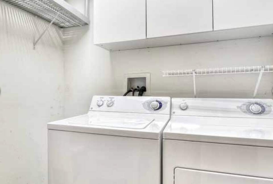 Home Exchange in Big Bear Lake, CA laundry room