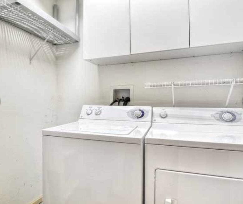 Home Exchange in Big Bear Lake, CA laundry room