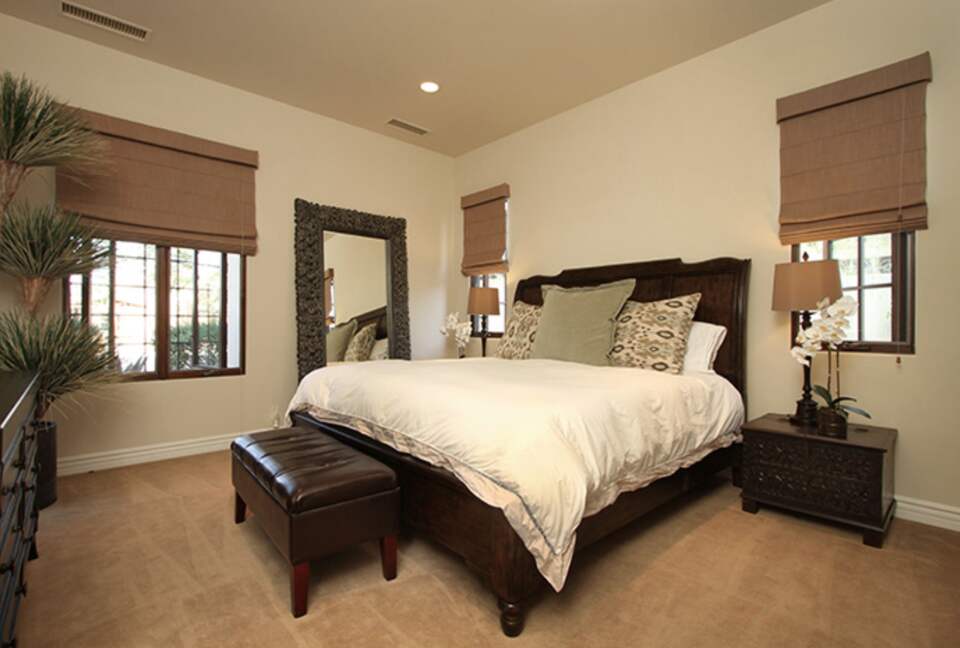 Guest bedroom