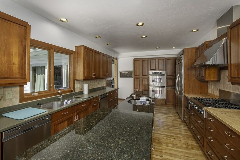 Home Exchange in Eagle River, WI gourmet kitchen
