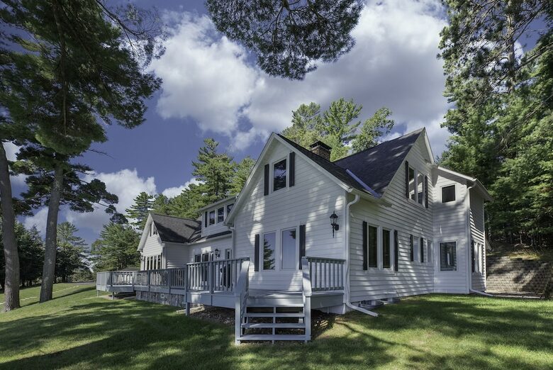 Home Exchange in Eagle River, WI charming and spectacular home