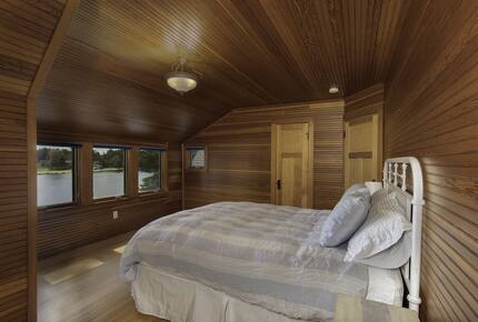 Home Exchange in Eagle River, WI "Eagles Nest" bedroom with a queen