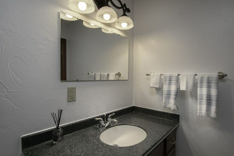 Home Exchange in Eagle River, WI "port" ensuite