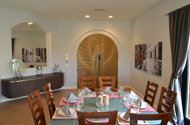 Home Exchange in La Quinta, CA dining room