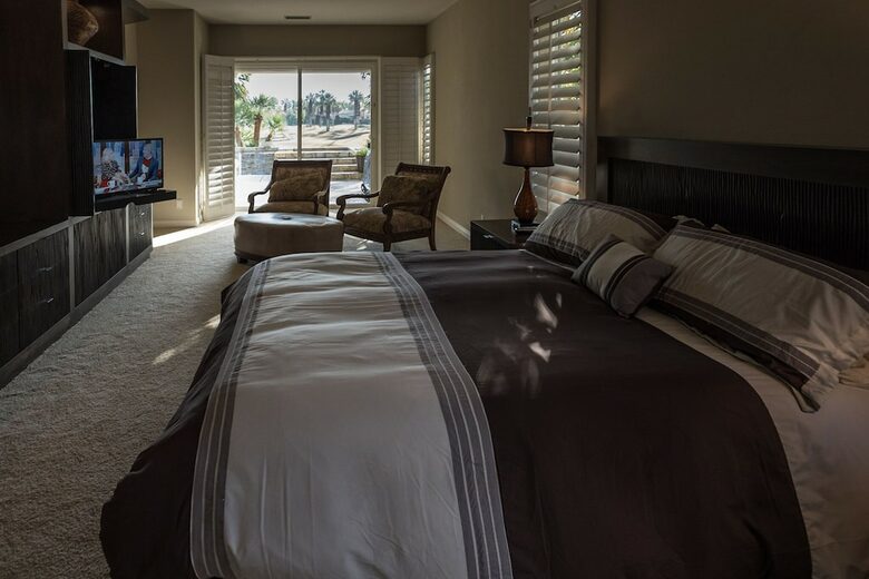 Home Exchange in La Quinta, CA master bedroom