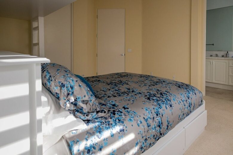 Home Exchange in La Quinta, CA bunk room