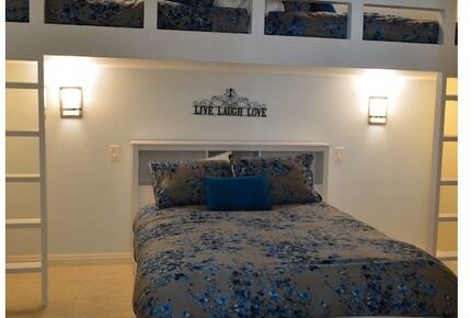 Home Exchange in La Quinta, CA built in bunk room