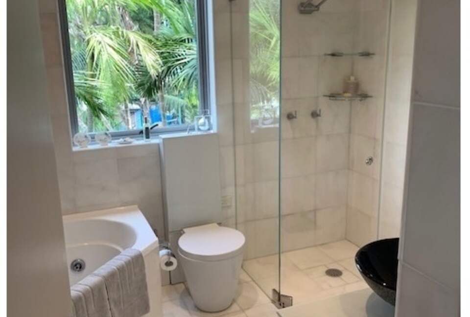 Unforgettable Ocean Escape - Whale Beach/Sydney, Australia