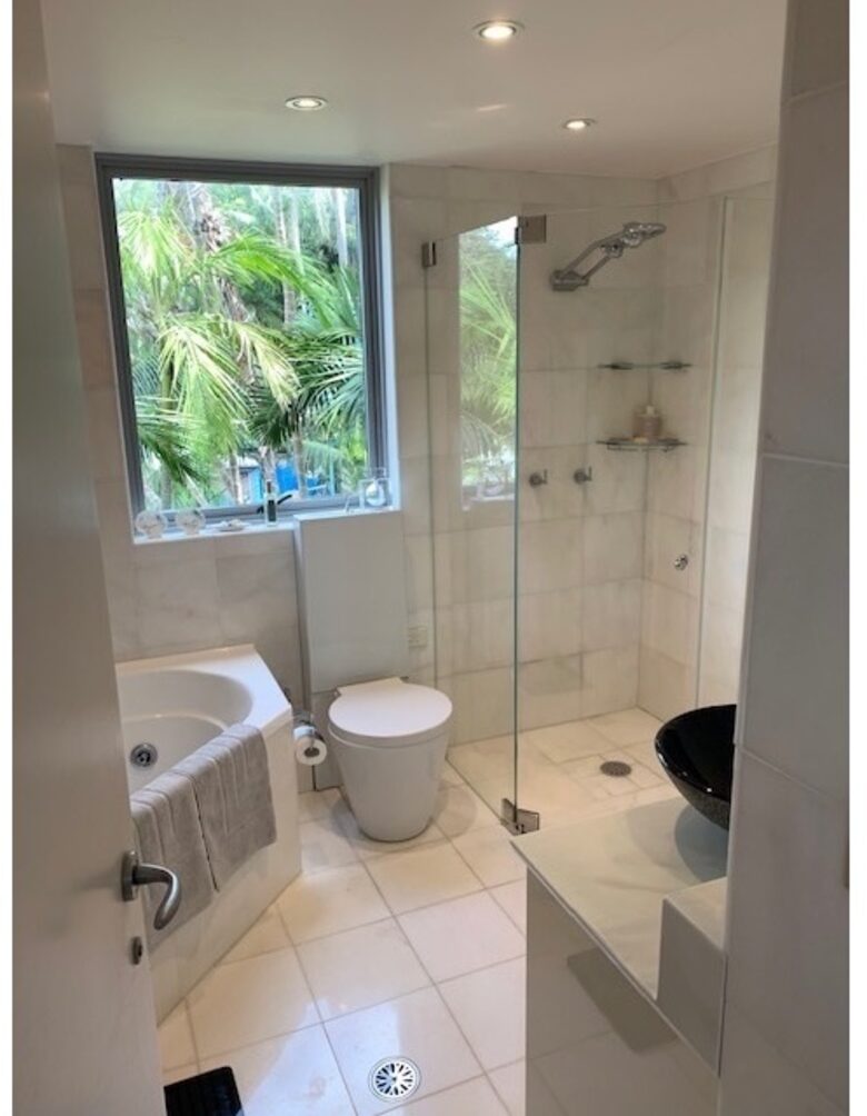 Unforgettable Ocean Escape - Whale Beach/Sydney, Australia