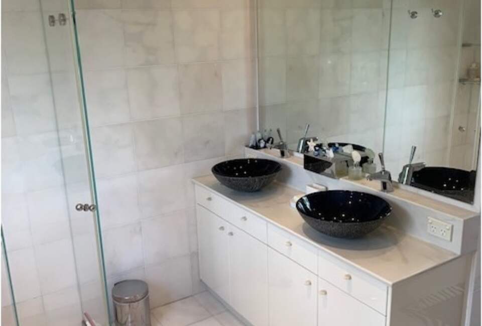 Unforgettable Ocean Escape - Whale Beach/Sydney, Australia