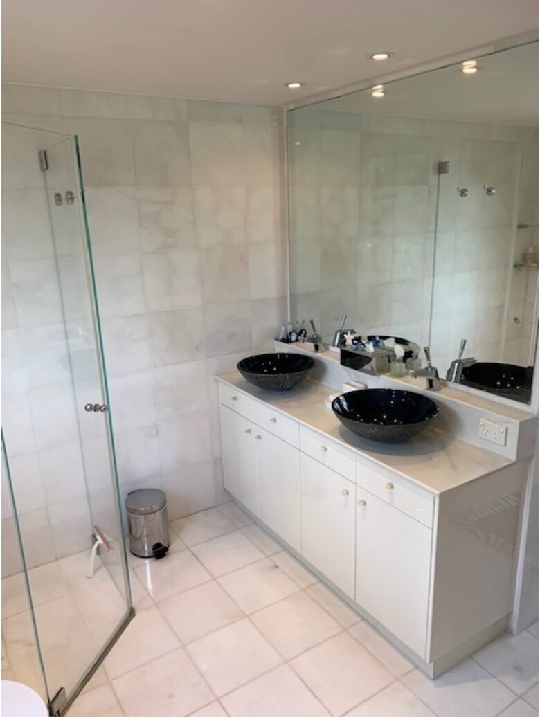 Unforgettable Ocean Escape - Whale Beach/Sydney, Australia