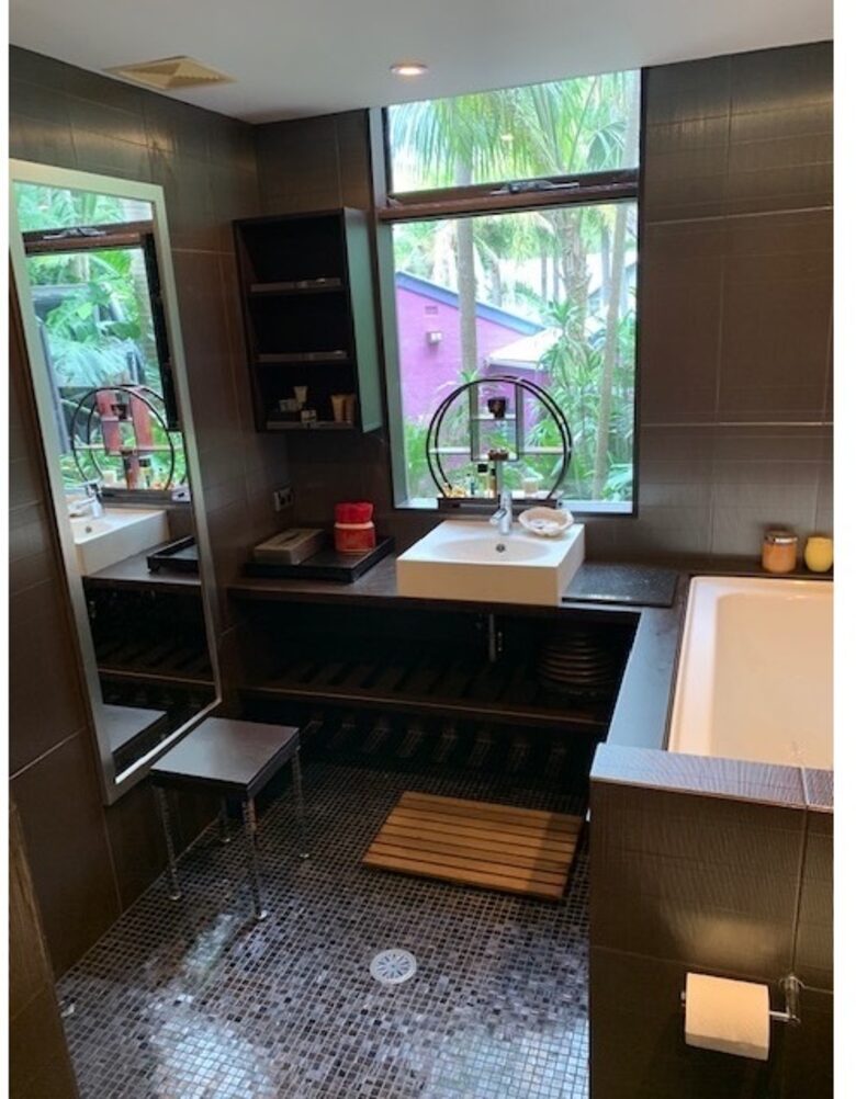 Unforgettable Ocean Escape - Whale Beach/Sydney, Australia