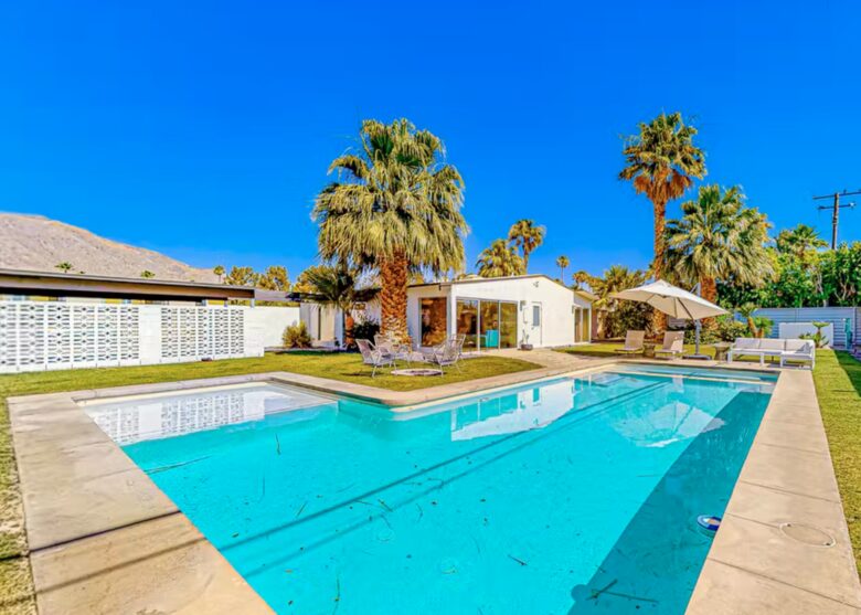 Palm Springs Stylish Retreat