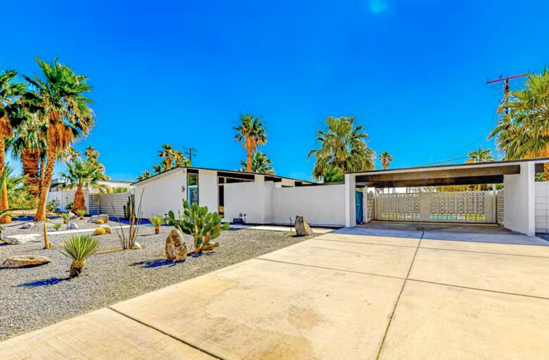 Palm Springs Stylish Retreat