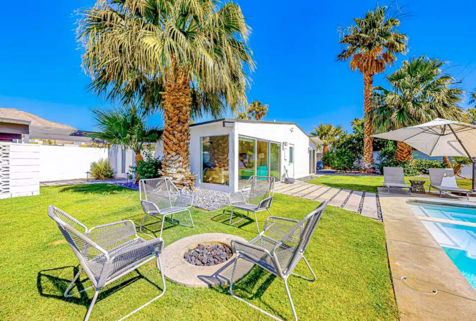 Fire pit and pool area