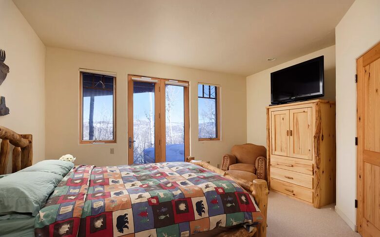 Home Exchange in Snowmass Village bedroom 1