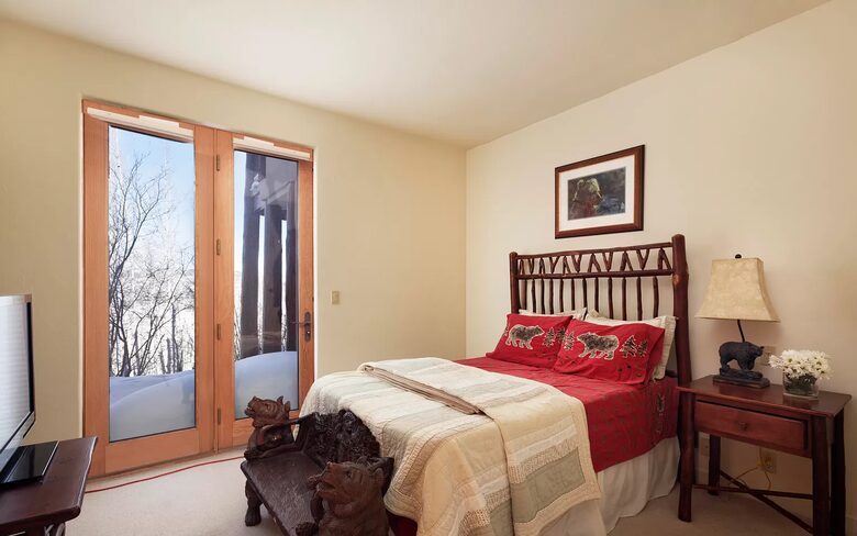 Home Exchange in Snowmass Village bedroom 2