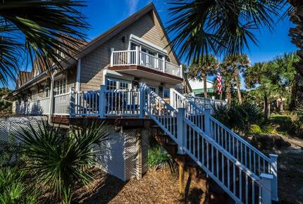 Pineapple Paradise Oceanfront Home - New Smyrna Beach, Florida
