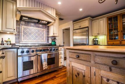 Pineapple Paradise Oceanfront Home - New Smyrna Beach, Florida