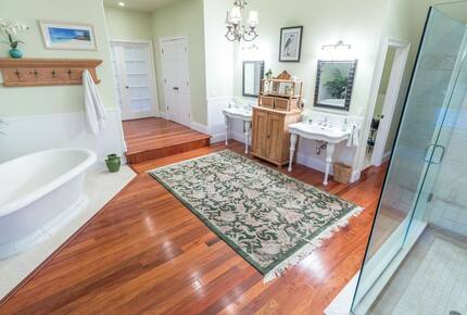 Pineapple Paradise Oceanfront Home - New Smyrna Beach, Florida