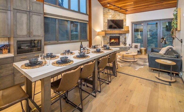 Home Exchange in Big Sky, Montana 10 person dining table