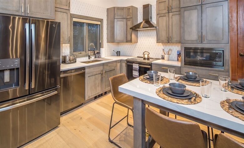 Home Exchange in Big Sky, Montana stainless steel appliances