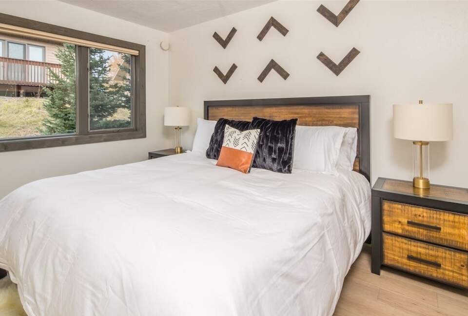 Home Exchange in Big Sky, Montana first floor master bedroom