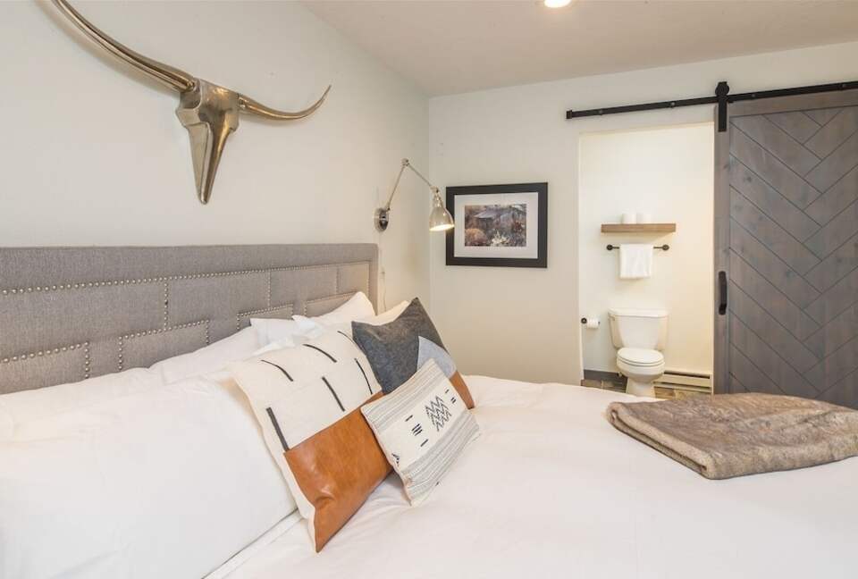 Home Exchange in Big Sky, Montana second floor master bedroom