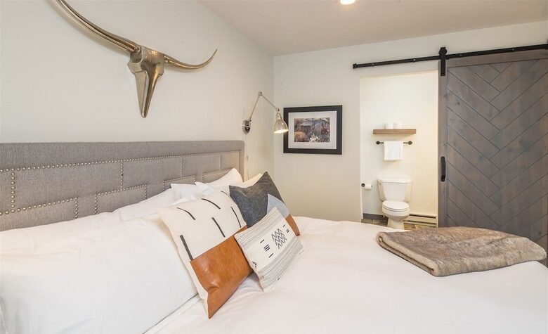 Home Exchange in Big Sky, Montana second floor master bedroom