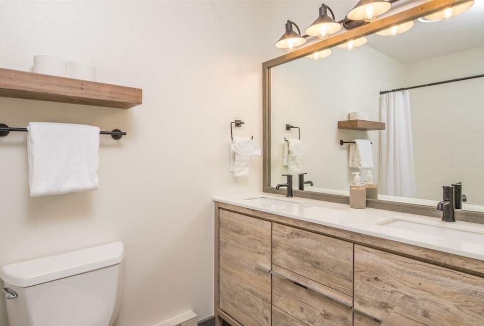 Home Exchange in Big Sky, Montana second floor master bathroom