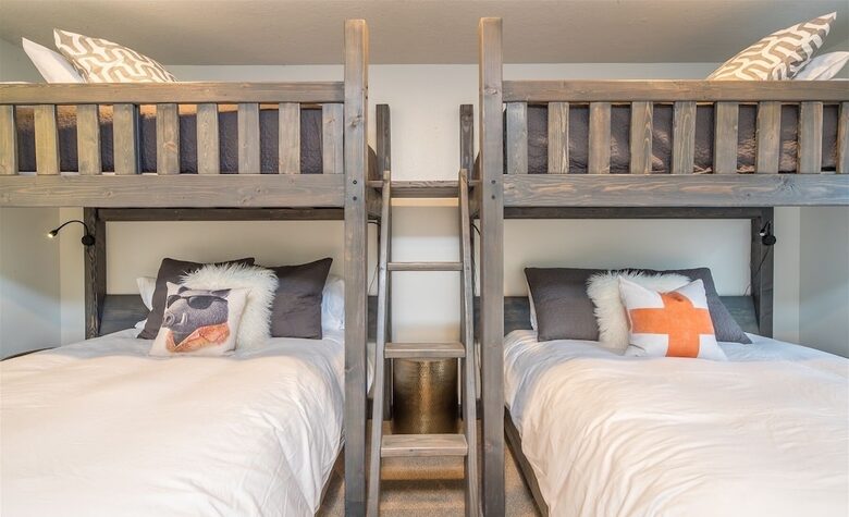 Home Exchange in Big Sky, Montana bunk room