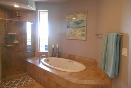 Home Exchange in Scottsdale, Arizona master bathroom