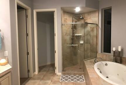 Home Exchange in Scottsdale, Arizona master bathroom