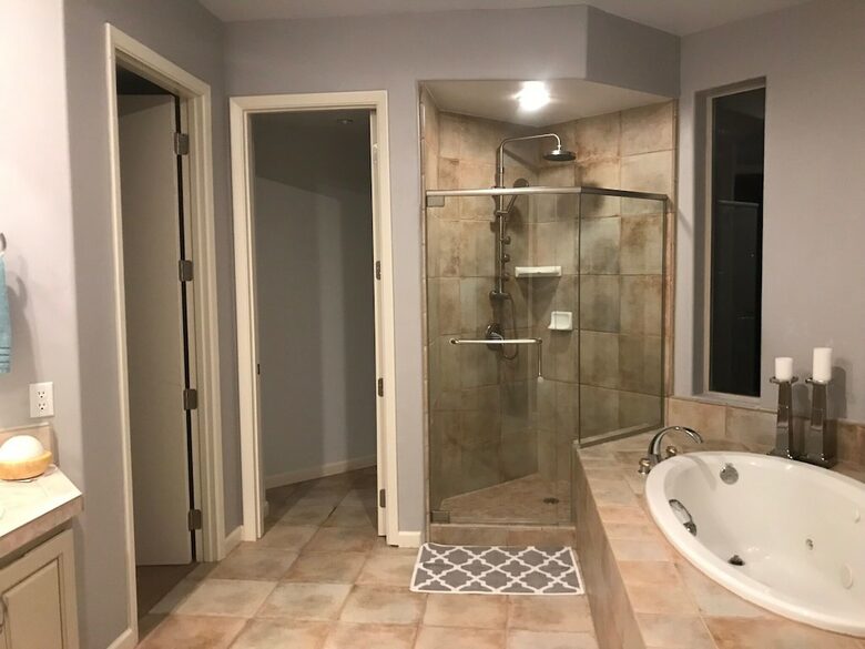 Home Exchange in Scottsdale, Arizona master bathroom