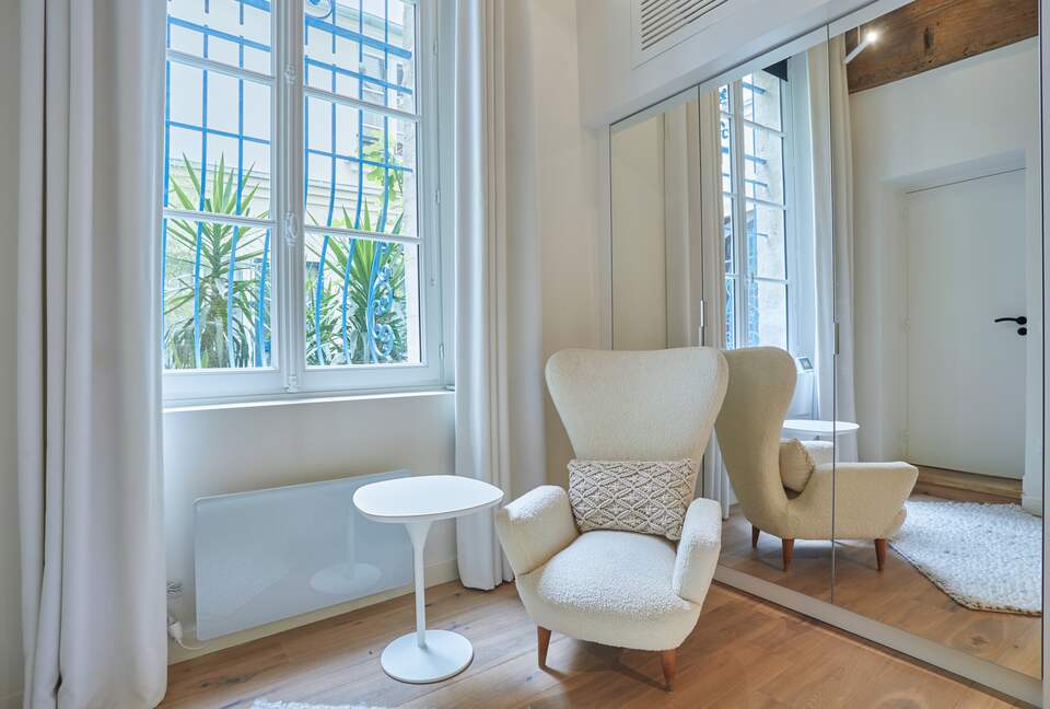 Saint Louis Island Luxe - Paris, France