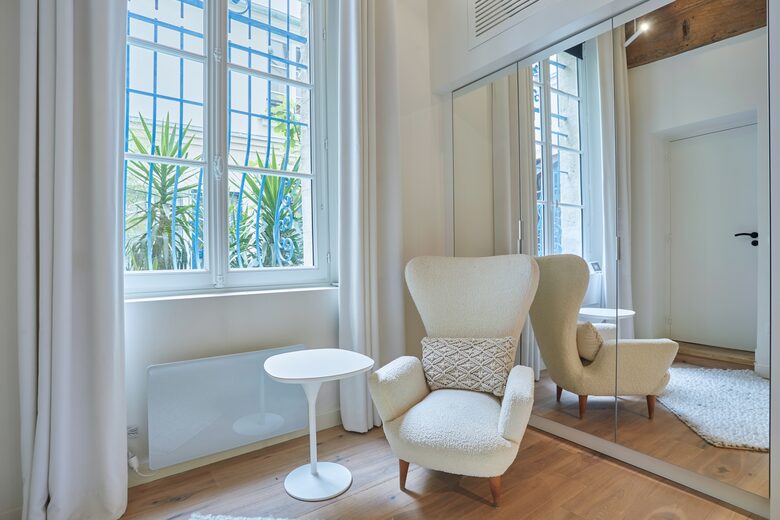 Saint Louis Island Luxe - Paris, France