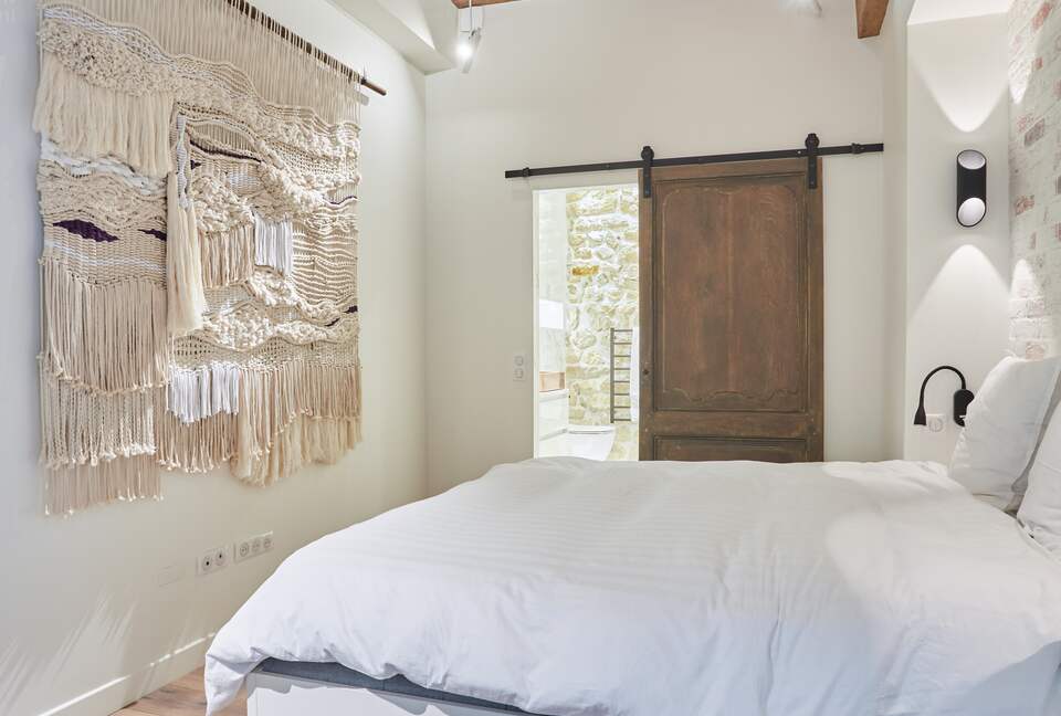 Saint Louis Island Luxe - Paris, France