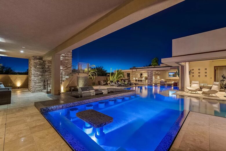 Home Exchange in Las Vegas, Nevada pool