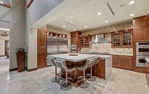 Tomiyasu | Luxury Modern 4 Level Villa close to Strip