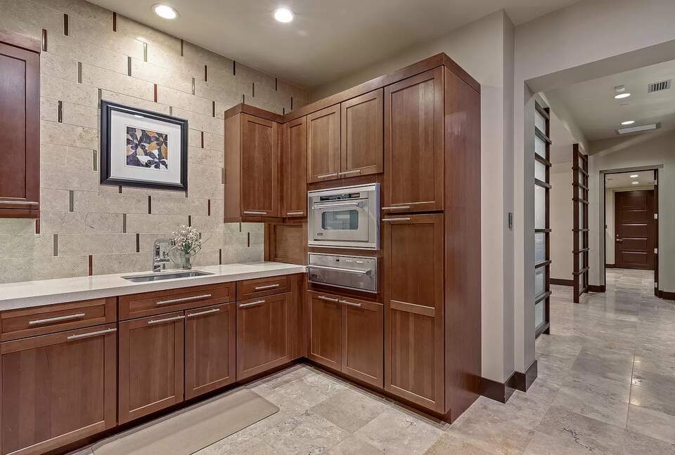 Tomiyasu | Luxury Modern 4 Level Villa close to Strip - Las Vegas, Nevada