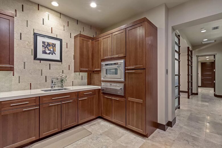 Tomiyasu | Luxury Modern 4 Level Villa close to Strip - Las Vegas, Nevada