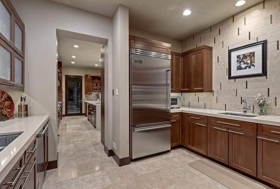 Tomiyasu | Luxury Modern 4 Level Villa close to Strip - Las Vegas, Nevada