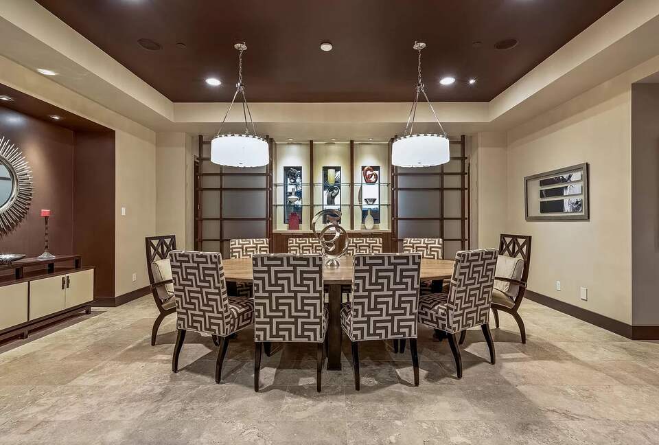 Tomiyasu | Luxury Modern 4 Level Villa close to Strip - Las Vegas, Nevada