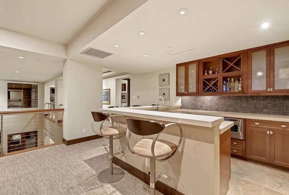 Tomiyasu | Luxury Modern 4 Level Villa close to Strip - Las Vegas, Nevada