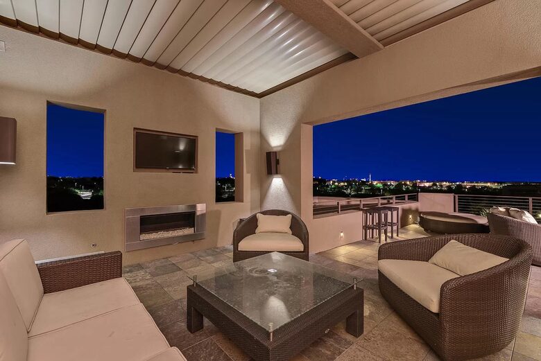 Tomiyasu | Luxury Modern 4 Level Villa close to Strip - Las Vegas, Nevada