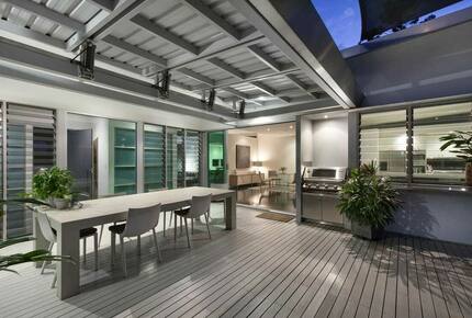 Modern Hinterland Sanctuary - Doonan, Australia