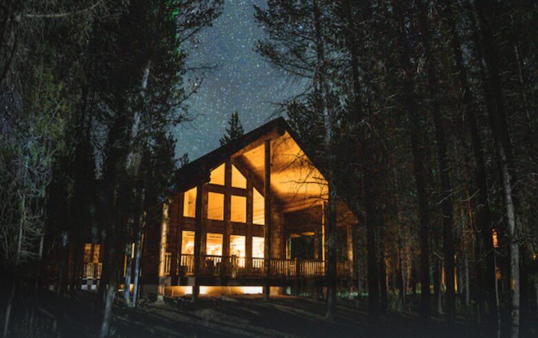 Private Island Chalet - Gateway to Yellowstone